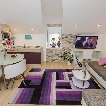 Seaside House Kastel Stafilic, - 11165 *